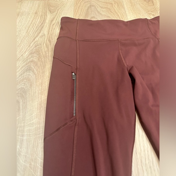 Athleta Rainier 7/8 Tight, Size Medium. - Picture 6 of 9